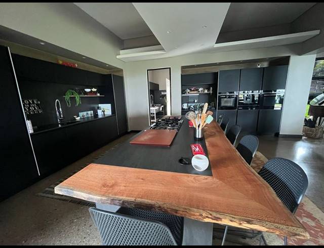 4 BEDROOM HOUSE FOR SALE IN ZINI RIVER ESTATE